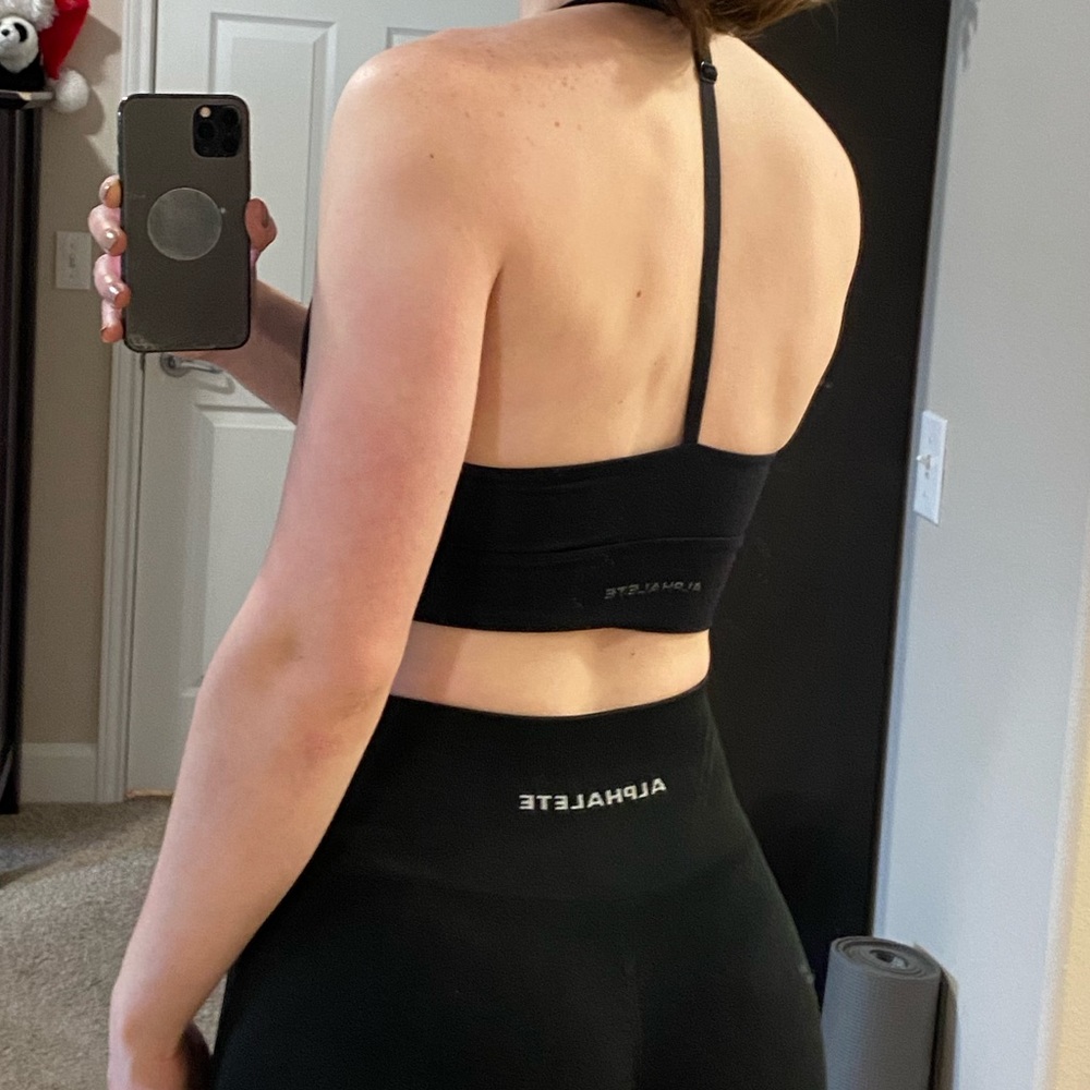 Alphalete sports bra